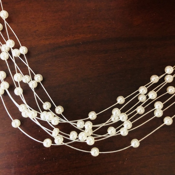 Beautiful Faux Pearls Necklace - Picture 3 of 7